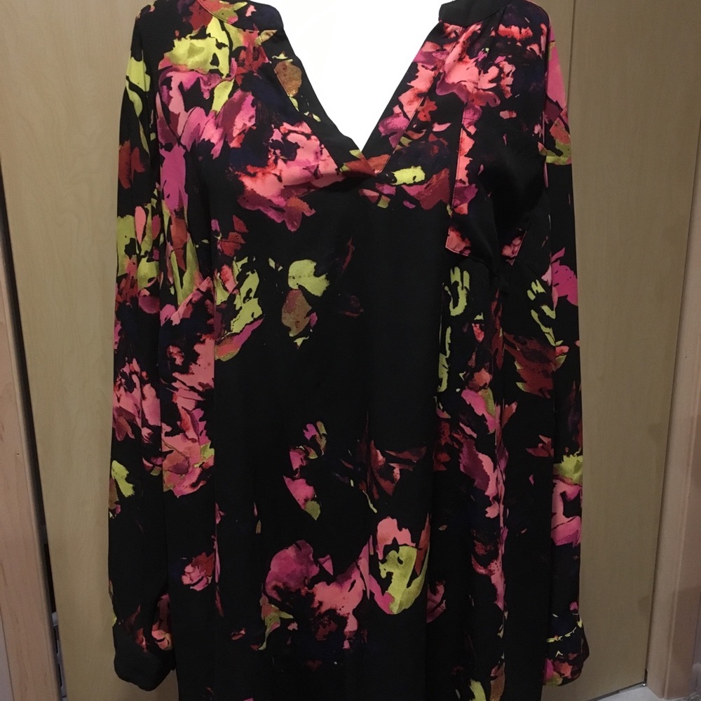 Ava & Viv Black Floral Long Sleeve Blouse